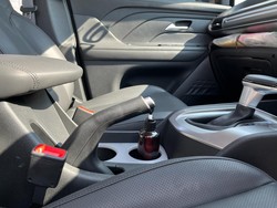 Kenapa Hyundai Stargazer Masih Pakai Rem Tangan Manual?