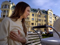 Viral Puting Wanita Ini Putus Saat Menyusui Anaknya, Bisa Menyatu Lagi?