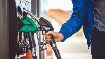 Berita dari Detik Finance: Bensin RON 92 Diproduksi Dalam Negeri 2027, Shell cs Bisa Beli di Pertamina