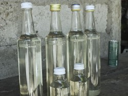 Intip Pembuatan Minyak Kayu Putih Khas Wini