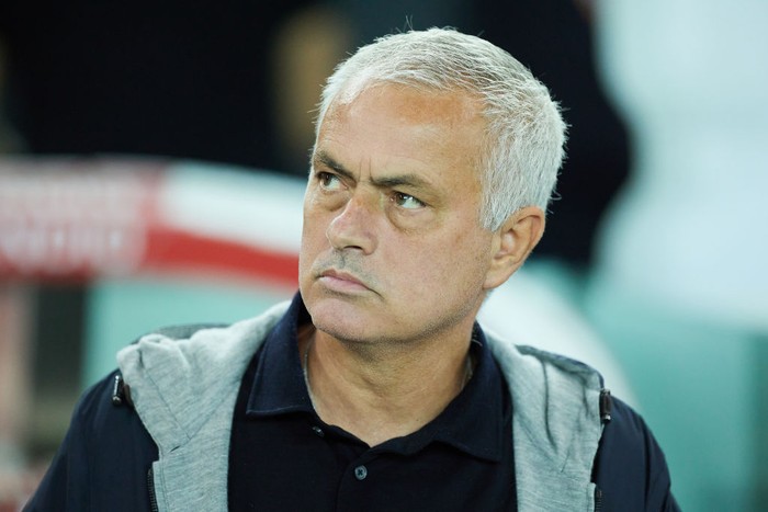 UDINE, ITALY - SEPTEMBER 04: Jose Mourinho, Manager of AS Roma looks on during the Serie A match between Udinese Calcio and AS Roma at Dacia Arena on September 04, 2022 in Udine, Italy. (Photo by Emmanuele Ciancaglini/Getty Images)