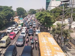 Buruh Demo di Kantor Gubernur Jatim, Waspada Macet Rute yang Akan Dilewati