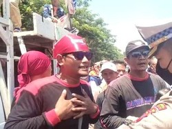 Cerita Polisi Eyel-eyelan dengan Massa Buruh yang Blokade Frontage A Yani