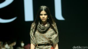 7 Koleksi Busana Songket Palembang Karya Eridani di JF3 Fashion Festival