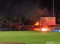Stadion Dimurthala Dibakar Penonton karena Mati Lampu, PLN Buka Suara