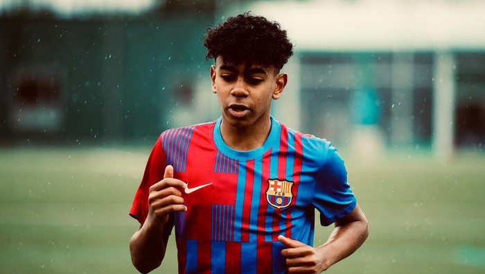 lamine yamal barcelona la masia