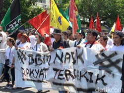 Ratusan Mahasiswa Jember Demo Protes Kenaikan Harga BBM