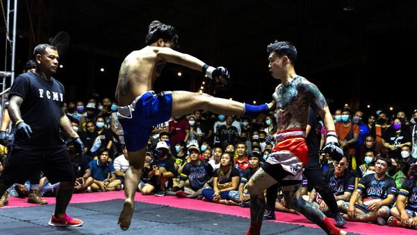 Melihat Petarung Amatir Unjuk Kemampuan di Kuil Thailand