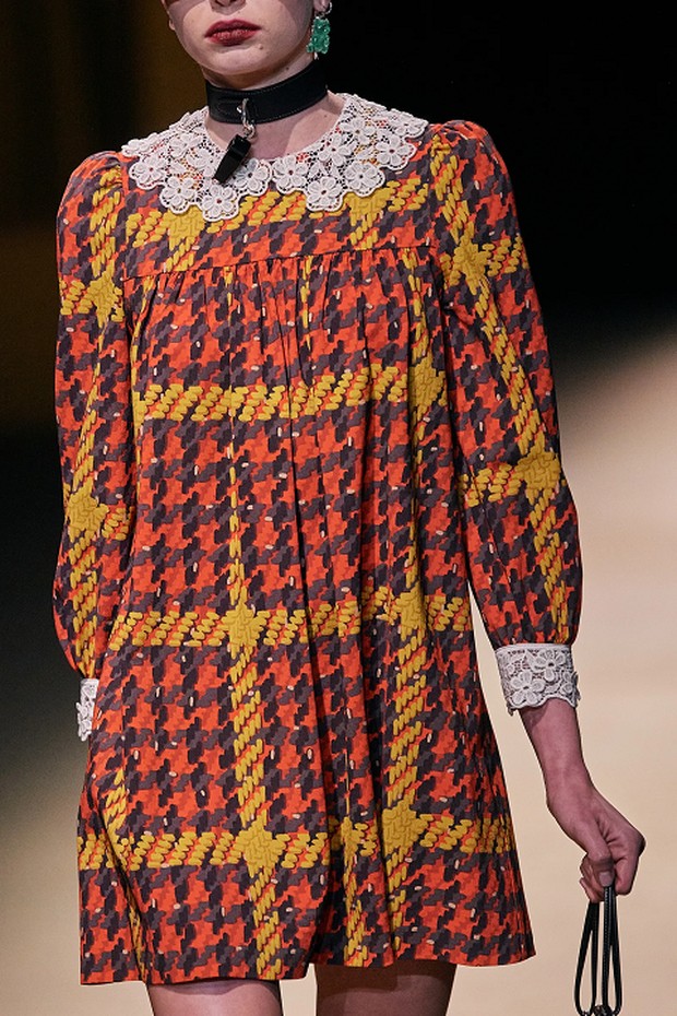 Coach menampilkan motif kotak-kotak Houndstooth pada koleksi Fall Winter 2022