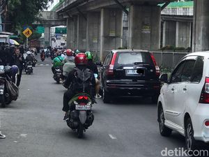 Ganti Pelat Nomor tapi Salah Bulan dan Tahun, Jangan Panik Langsung Diketok Ulang Ganti Pelat Nomor tapi Salah Bulan dan Tahun, Jangan Panik Langsung Diketok Ulang