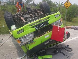 Kecelakaan Maut Elf Terbalik di Tol Singosari, Seorang Balita Tewas