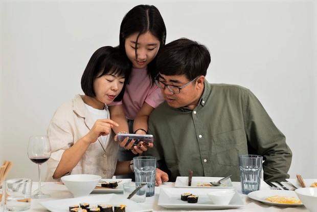 Bukalah pembicaraan ketika waktu serta kondisi kamu dan orang tua dalam keadaan baik.