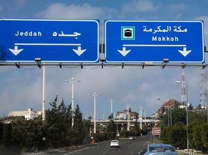 Arab Saudi Pertimbangkan Libur Akhir Pekan 3 Hari