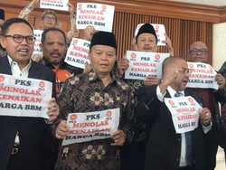 Momen Fraksi PKS Walkout dari Rapat Paripurna, Tolak Kenaikan Harga BBM