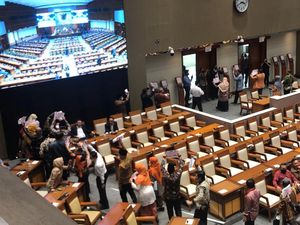 Drama PKS Walk Out di Rapat Paripurna Tolak Harga BBM Naik