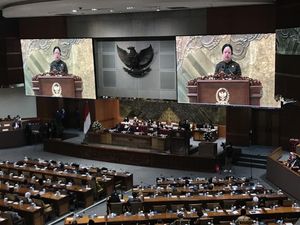 Melihat Lagi Perayaan Ultah Puan Saat Rakyat Demo Kenaikan BBM di DPR Melihat Lagi Perayaan Ultah Puan Saat Rakyat Demo Kenaikan BBM di DPR