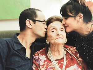 Sharena Delon Adik Reza Gunawan Berduka: Seruangan Wangi Bunga Sharena Delon Adik Reza Gunawan Berduka: Seruangan Wangi Bunga