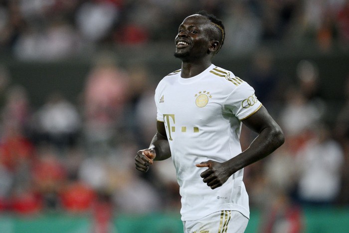 COLOGNE, GERMANY - AUGUST 31: Sadio Mane of Bayern Munich celebrates after scoring their teams third goal during the DFB Cup first round match between FC Viktoria Köln and FC Bayern München at RheinEnergieStadion on August 31, 2022 in Cologne, Germany. (Photo by Lukas Schulze/Getty Images)