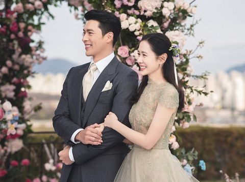 Son Ye Jin mengenakan gaun sage green di hari pernikahannya dengan Hyun Bin/ Foto: Instagram/vast.ent