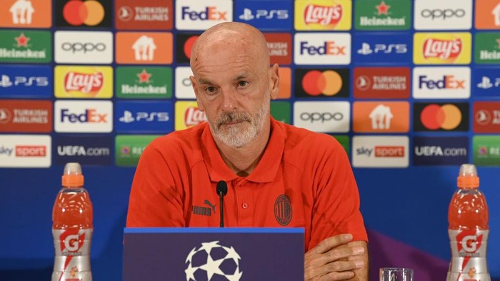 SALZBURG, AUSTRIA - SEPTEMBER 05: Head coach AC Milan Stefano Pioli speaks with the media during press conference at Red Bull Arena on September 05, 2022 in Salzburg, Austria. (Photo by Claudio Villa/AC Milan via Getty Images)
