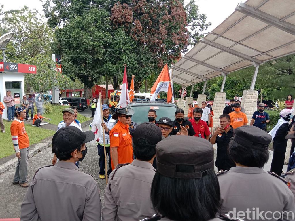 Partai Buruh Geruduk DPRD Sulut Imbas Harga BBM Naik, Tuding BLT Bukan Solusi
