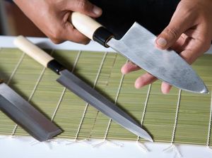 Tips Agar Pisau Selalu Tajam dan Awet Saat Dipakai Masak