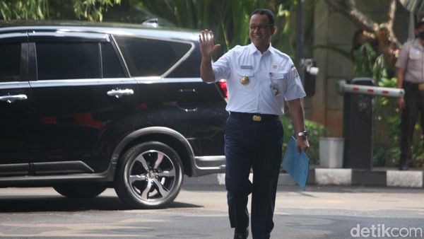 Anies Bawa Map Biru Penuhi Panggilan KPK soal Formula E