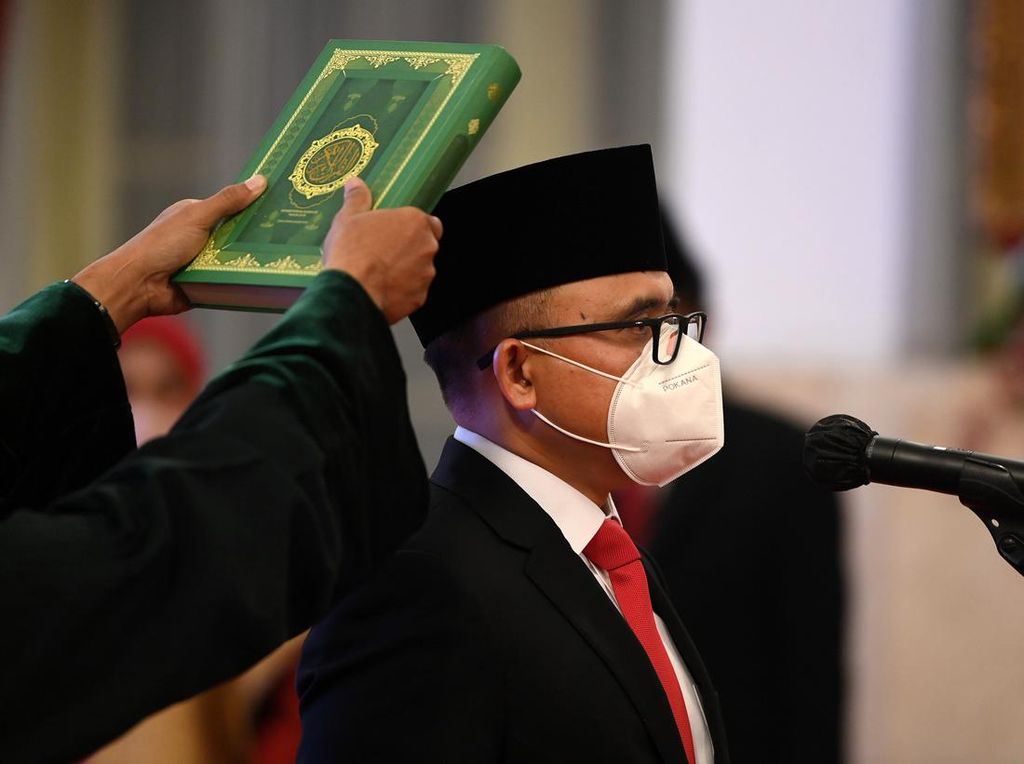 Momen Azwar Anas Dilantik Jokowi Jadi MenPAN-RB