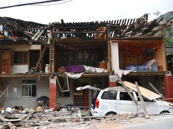 Melihat Kondisi Bangunan yang Hancur Akibat Gempa Sichuan, China