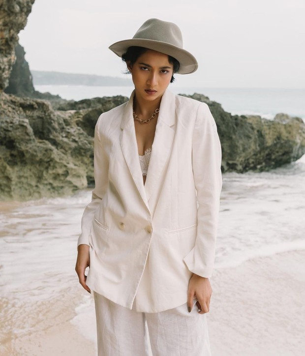 Blazer look/ foto: instagram.com/ @aghninyhaque Blazer look/ foto: instagram.com/ @aghninyhaque