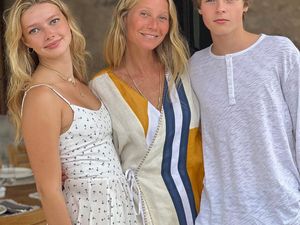 8 Penampilan Langka Gwyneth Paltrow dengan Kedua Anak yang Beranjak Dewasa 8 Penampilan Langka Gwyneth Paltrow dengan Kedua Anak yang Beranjak Dewasa