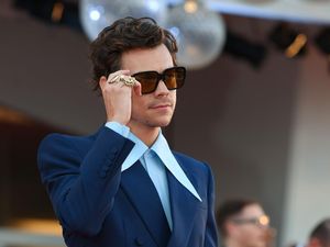 Ada Harry Styles di Vatikan saat Paus Baru Diumumkan Ada Harry Styles di Vatikan saat Paus Baru Diumumkan