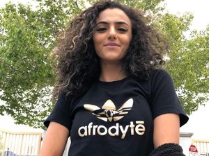 Wanita Bikin Heboh di Bandara, Sebut Ditangkap Polisi karena Terlalu Cantik