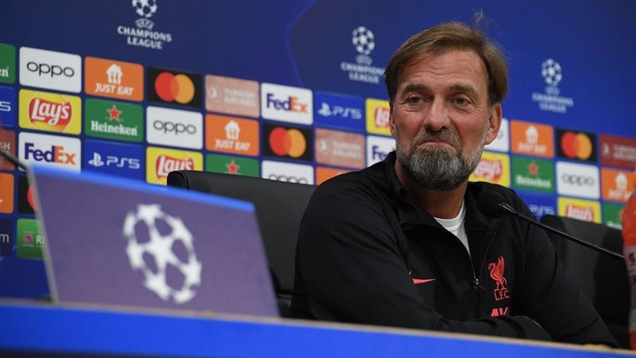 NAPLES, ITALY - SEPTEMBER 06: Jürgen Norbert Klopp  speaks at a press conference ahead of their UEFA Champions League group A match against SSC Napoli at Stadio Diego Armando Maradona on September 06, 2022 in Naples, Italy. (Photo by Ciro Sarpa/Getty Images)