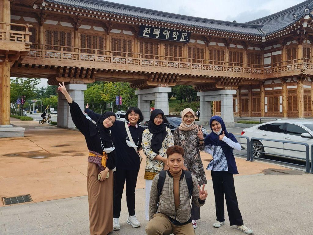Mahasiswa Unair Bagikan Pengalaman Kuliah di Jeonbuk National University Korsel