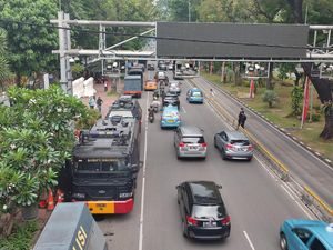Jelang Demo BBM, Lalu Lintas di Patung Kuda ke Istana Dibuka Normal Jelang Demo BBM, Lalu Lintas di Patung Kuda ke Istana Dibuka Normal