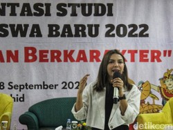 Nikita Mirzani Ngegas, Najwa Shihab Sibuk Rayakan Ultah