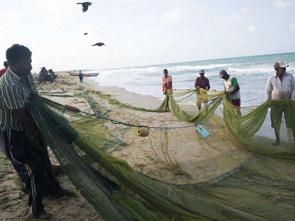 Nasib Malang Nelayan Sri Lanka, Tak Bisa Melaut hingga Kelaparan