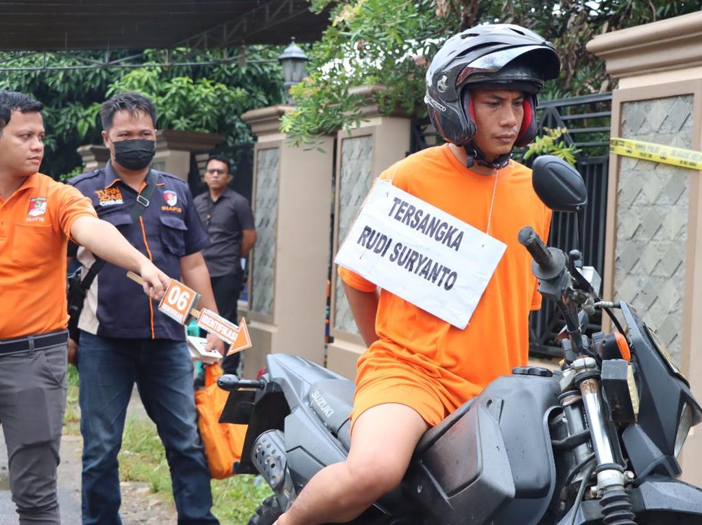Istri Aipda Rudy Pingsan Saat Tahu Suaminya Tembak Aipda Karnain Istri Aipda Rudy Pingsan Saat Tahu Suaminya Tembak Aipda Karnain