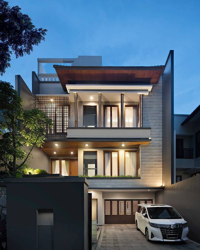 Rumah Cut Ratu Meyriska dan Roger Danuarta Rumah Cut Ratu Meyriska dan Roger Danuarta