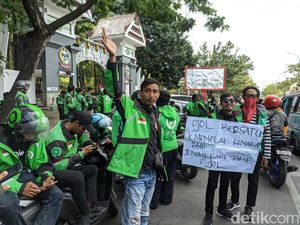 Dishub Sulsel Minta Taxi Online Tak Naikkan Tarif Sepihak: Tunggu SK Gubernur Dishub Sulsel Minta Taxi Online Tak Naikkan Tarif Sepihak: Tunggu SK Gubernur