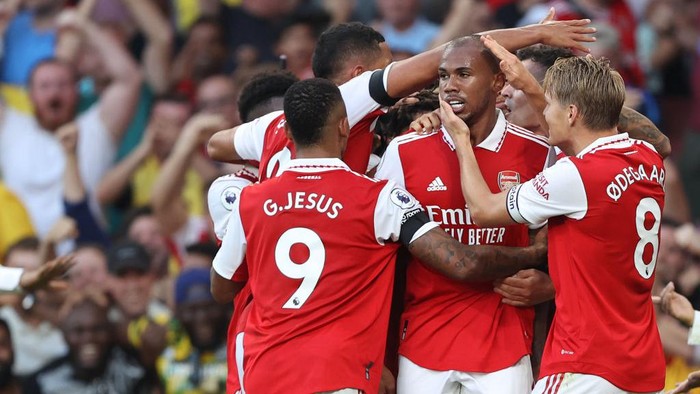 LONDON, ENGLAND - AUGUST 27: Gabriel of Arsenal celebrates scoring the winning goal with Martin Odegaard and his other teammates during the Premier League match between Arsenal FC and Fulham FC at Emirates Stadium on August 27, 2022 in London, United Kingdom. (Photo by Charlotte Wilson/Offside/Offside via Getty Images)