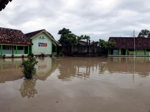 Banjir Bandang Terjang Tegalbuleud Sukabumi