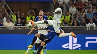 Dengan hasil ini Bayern Munich duduk di peringkat kedua Grup C setelah mengoleksi tiga poin. Bayern di bawah Barcelona yang sama-sama mengumpulkan tiga poin tapi unggul selisih gol. (Miguel Medina/AFP/Getty Images)