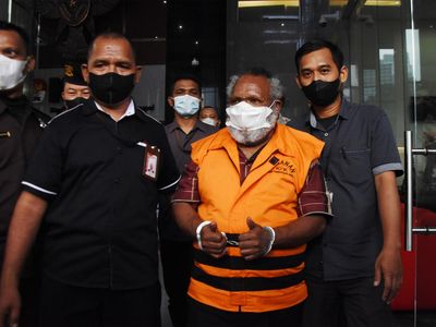 Bupati Mimika Ditahan KPK