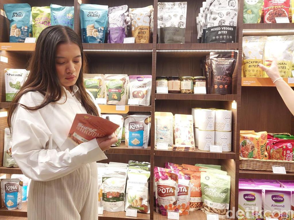 Potret Cantika Abigail, Pejuang Autoimun yang Pilih Jadi Vegan Potret Cantika Abigail, Pejuang Autoimun yang Pilih Jadi Vegan