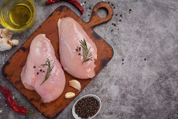 Daging ayam kaya akan protein bagus untuk pertumbuhan tinggi badan
