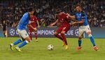 Foto: Napoli Beri Tsunami Gol ke Gawang Liverpool