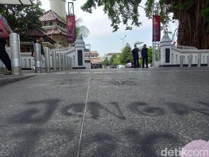 Penampakan Terkini Bekas Demo Ricuh di Gedung DPRD DIY Kemarin