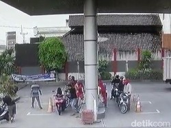 4 Fakta Aksi Pria Depresi Sulut Api ke Motor di SPBU Cirebon